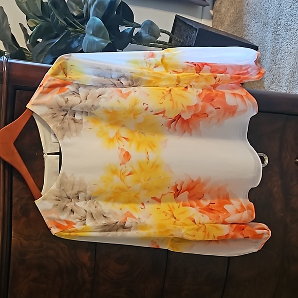 Calvin Klein Tops - Calvin Klein women's flowered blouse
